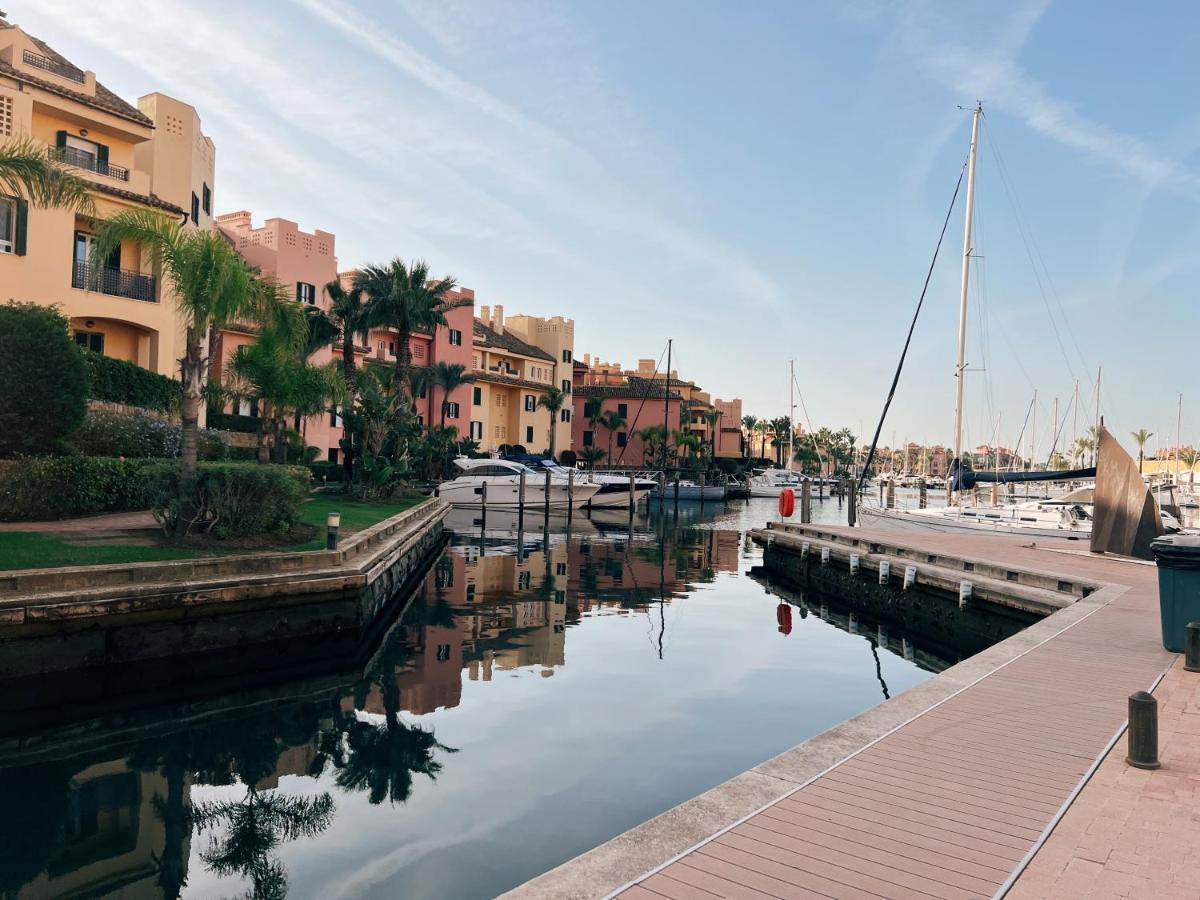 Sotogrande Alboaire- Waterfront Luxury 4 Bedroom Apt In The Marina Of Sotogrande Bagian luar foto